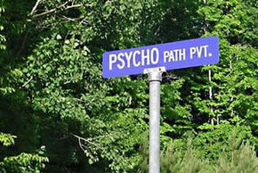 Illustration for article titled The World's Funniest Street Signs